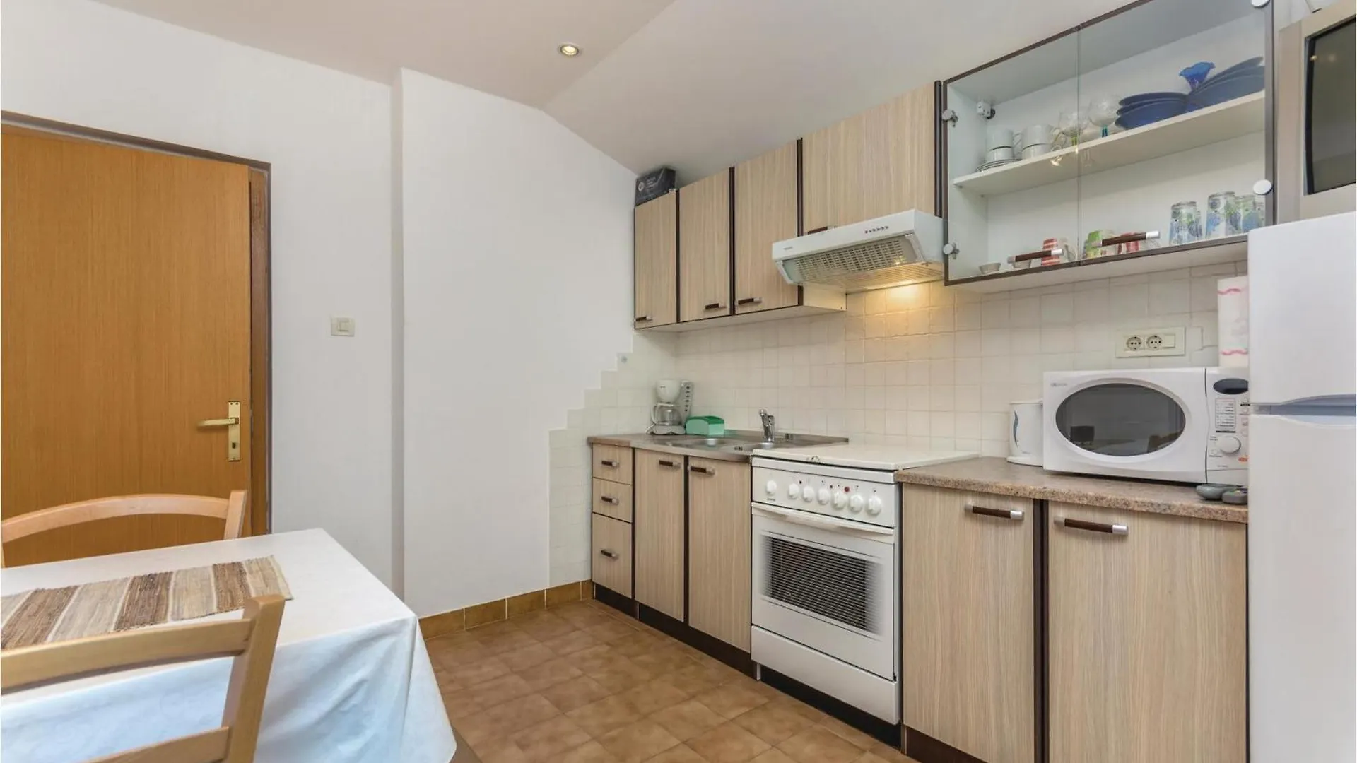 2 Bedroom Nice Apartment In Πόρετς