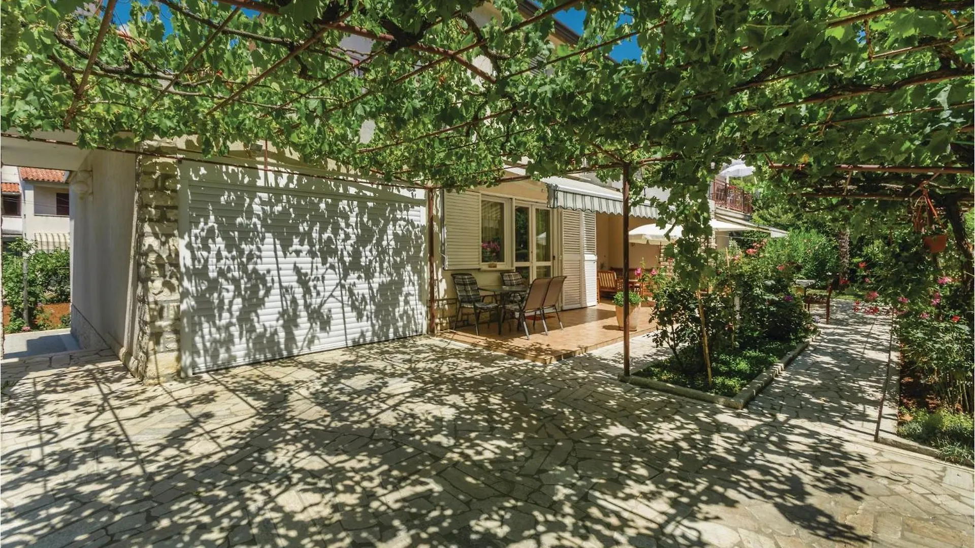 2 Bedroom Nice Apartment In بوريتش