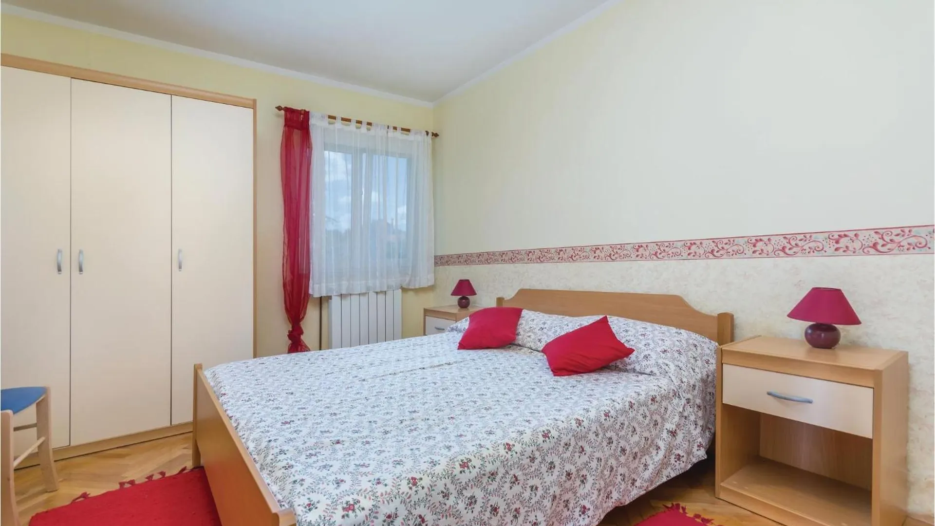 2 Bedroom Nice Apartment In Poreč 0*,