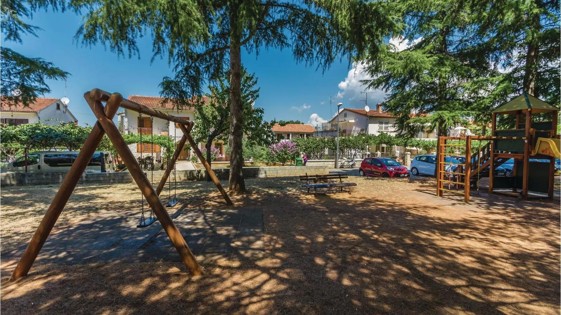 2 Bedroom Nice Apartment In Poreč
